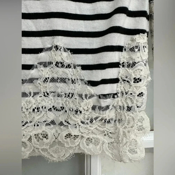 White House Black Market | Black & White Stripe Lace Hem Blouse Size S Small - Picture 5 of 13